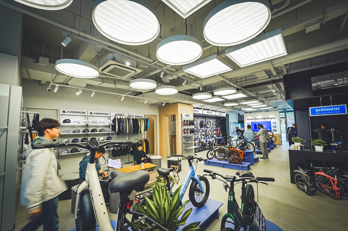 哈啰旗下“藍莓騎行”首店落地上海，以“租賃+服務”模式開創品質騎行新體驗